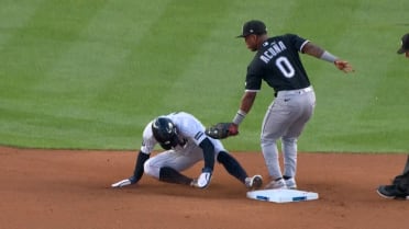 Edgar Quero pone out a Anthony Volpe en 2B