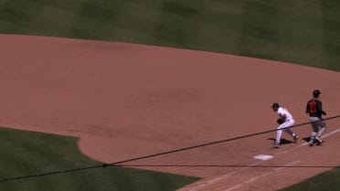 Tigers take the lead on an error