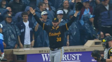 Pirates' impressive relay stops a run from scoring