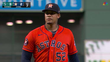 Bryan Abreu escapes bases-loaded jam in the 7th