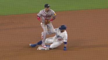 Max Muncy confirmed out at second after review 