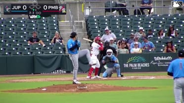 Sebastian Dos Santos' solo homer (4)
