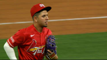 Ramón Urías' strong throw ends the inning