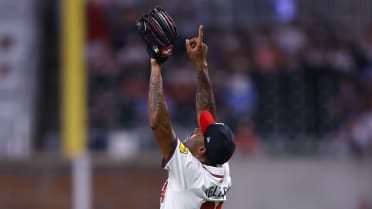 Raisel Iglesias secures the Braves' 4-2 win