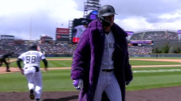 Segundo jonrón de Mickey Moniak en el juego