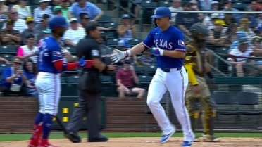 Corey Seager despacha HR solitario