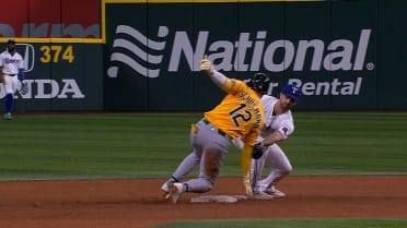 Josh Smith nabs Max Schuemann after review