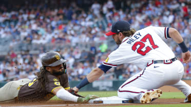 Joey Bart throws out Fernando Tatis Jr. at third 