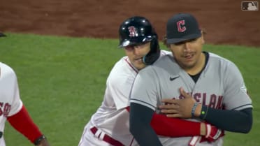 Hernández's RBI single 