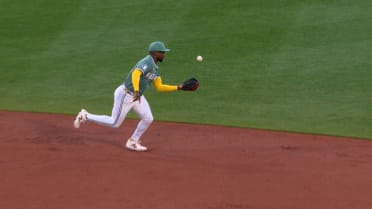 Andruw Monasterio's defensive recovery