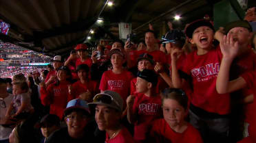 Kurt Suzuki's travel team cheers on the Angels