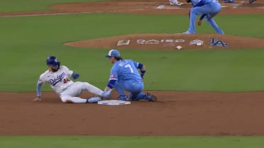 Salvador Perez nabs Andy Pages trying to steal second