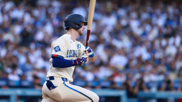 Kyle Tucker's two-run single