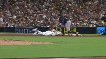 Merrill Kelly picks off Bryce Johnson after review