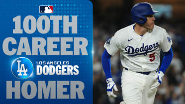 Freddie Freeman's 100th homer as a Dodger