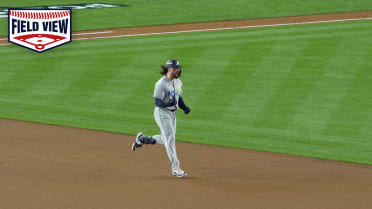 Field View: Ryan Vilade's solo homer 