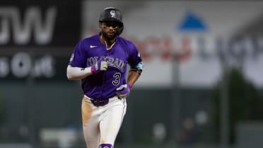 Willi Castro's solo homer (14)
