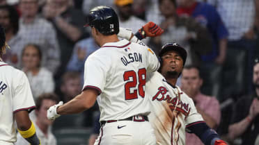 Braves erupt for six runs in the 4th inning