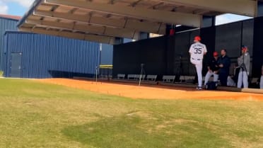 Justin Verlander throws a bullpen session 