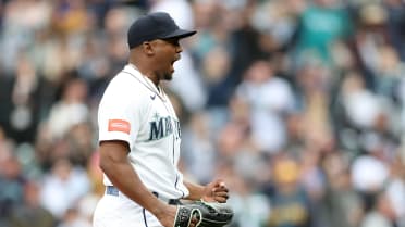 Jose A. Ferrer secures the Mariners' win