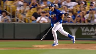 Max Muncy pega cuadrangular de dos carreras