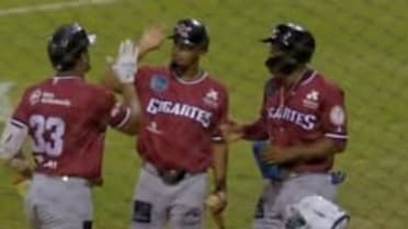 Deyvison De Los Santos' two-run home run