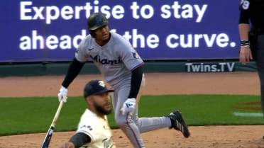 Xavier Edwards' RBI double 