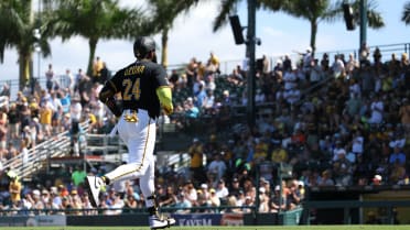 Jonrón de tres carreras de Marcell Ozuna da la ventaja