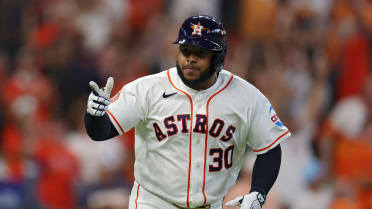 Nelson Velázquez's two-run homer