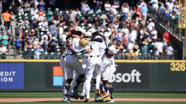 Ryan Bliss' superb play secures Mariners' 7-3 victory