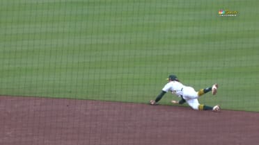 Jacob Wilson's sweet diving stop