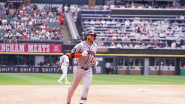 Jeremy Peña's second homer of the game (11)