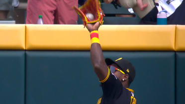 Oneil Cruz's leaping catch