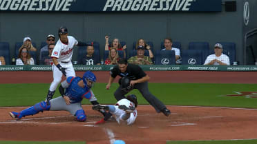 Wenceel Pérez throws out Bo Naylor at home