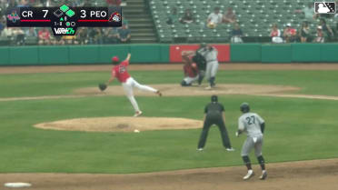 Khadim Diaw doubles (7) on a fly ball to center fielder Won-Bin Cho. Eduardo Tait scores. Jaime Ferrer to 3rd.