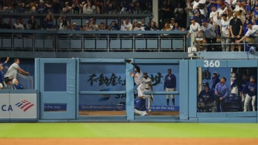 Jordan Lawlar's outstanding leaping catch