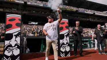 Brian Giles y Jason Kendall en el 1er lanzamiento