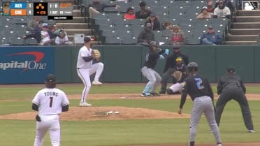 Ralphy Velazquez singles on a line drive to right fielder Thomas Sosa. Cameron Barstad scores. Alex Mooney scores. Nick Mitchell to 2nd.