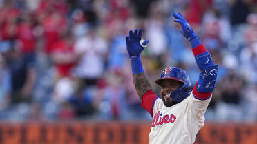 Edmundo Sosa's game-tying single