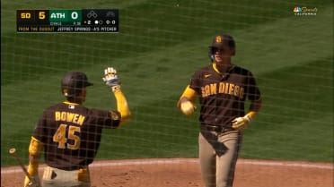 Bryce Johnson y Nick Schnell la botan en fila