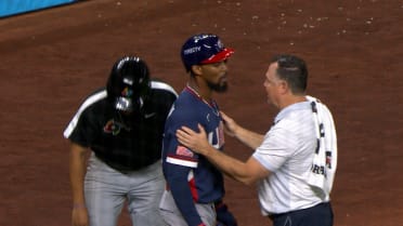 Buxton recibe pelotazo con casa llena