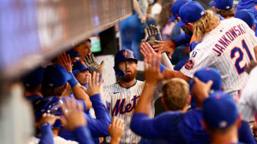 Brandon Nimmo's solo home run (17)