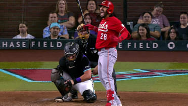 Eugenio Suárez hit by pitch, remains in game in the 8th