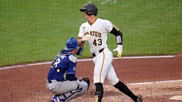 Rafael Flores Jr. conecta el 1er HR de su carrera 