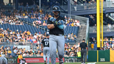 Edgar Quero's solo homer (2) 