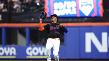 Juan Soto will move to left field in 2026