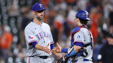 Chris Martin earns the save