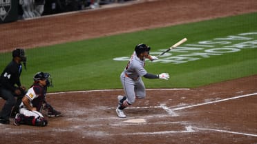 Wenceel Pérez's two-run home run (2)