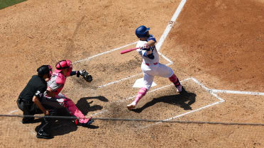 Max Muncy's two-run home run (10)