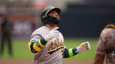 Carlos Cortes' leadoff home run (5)